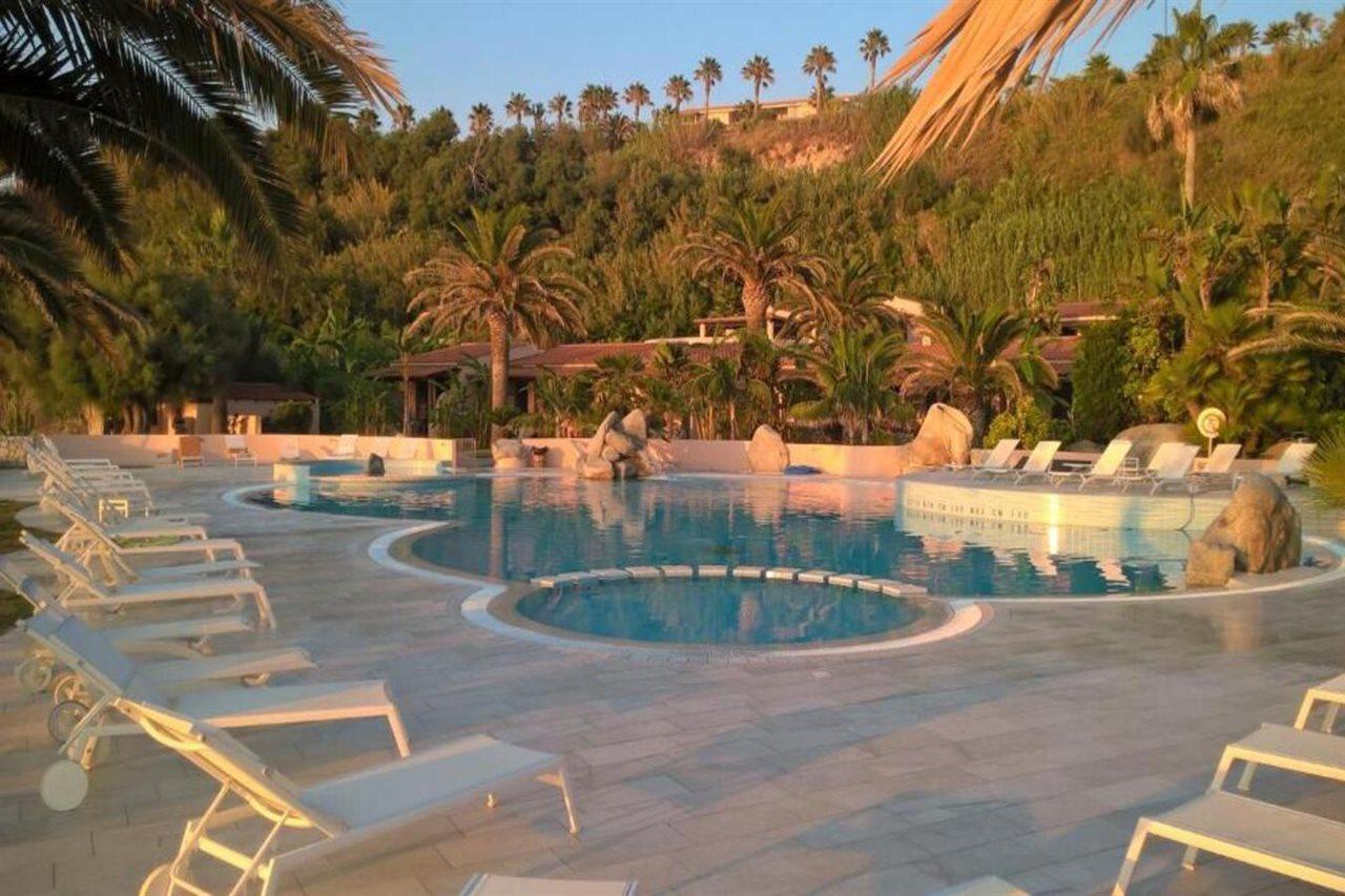 Hotel Villaggio Cala Di Volpe カーポ・ヴァチカーノ エクステリア 写真