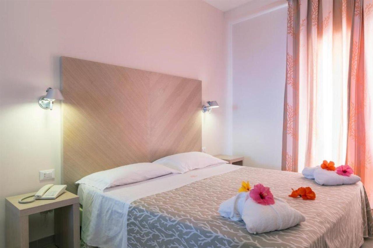 Hotel Villaggio Cala Di Volpe カーポ・ヴァチカーノ エクステリア 写真