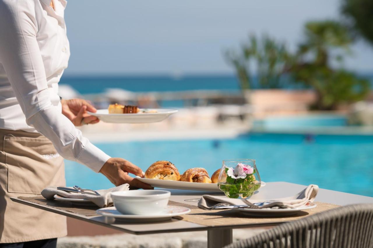 Hotel Villaggio Cala Di Volpe カーポ・ヴァチカーノ エクステリア 写真