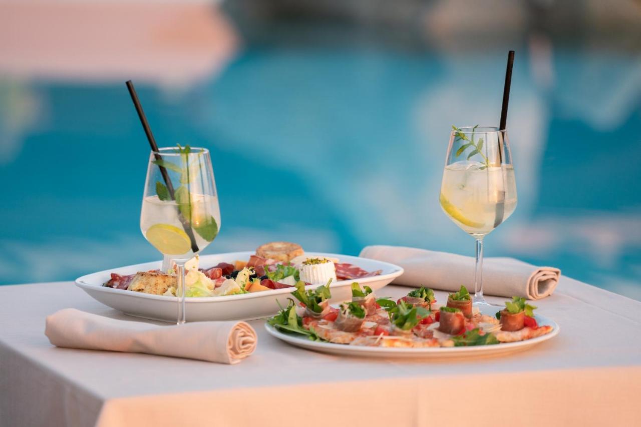 Hotel Villaggio Cala Di Volpe カーポ・ヴァチカーノ エクステリア 写真