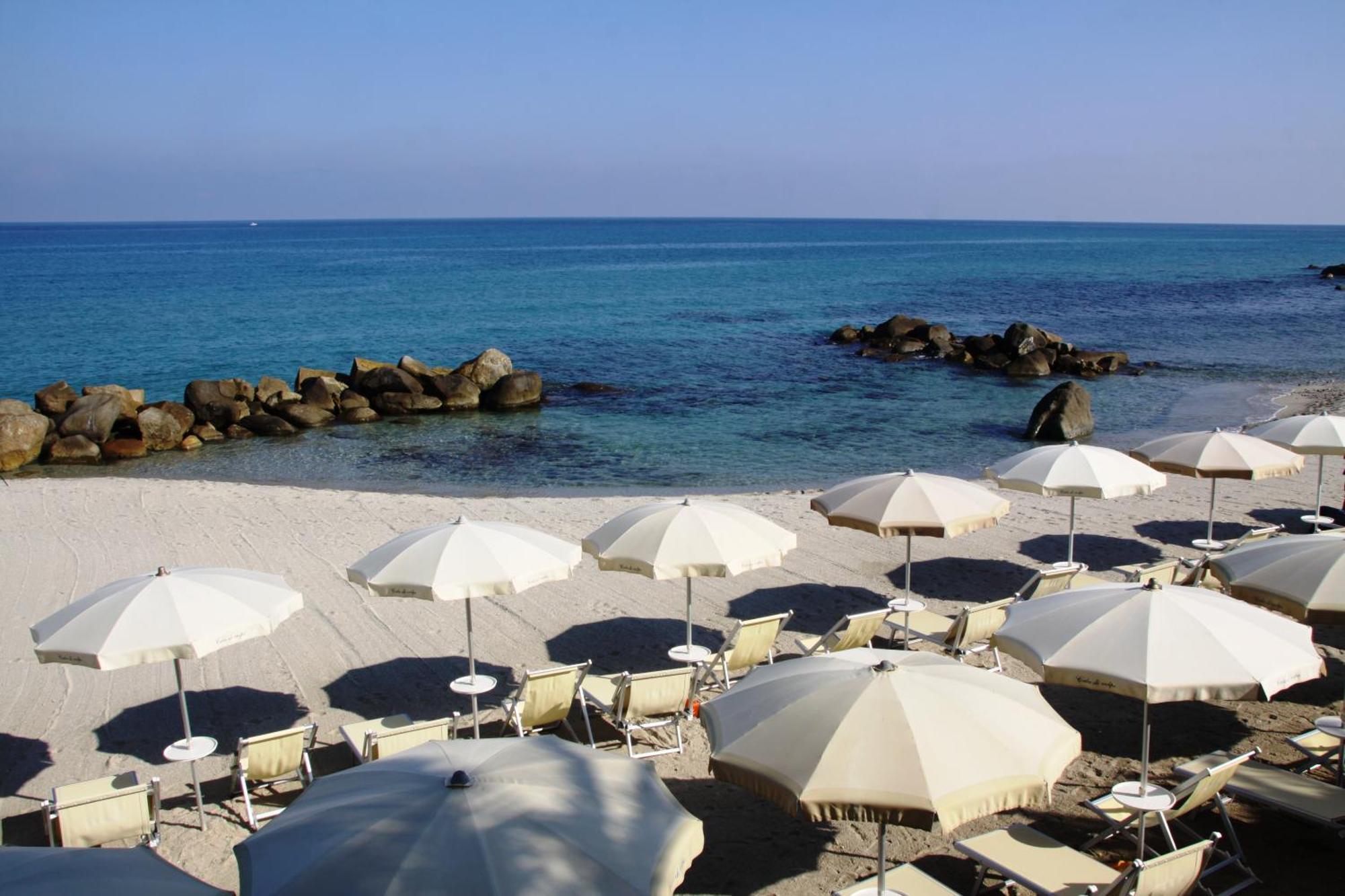 Hotel Villaggio Cala Di Volpe カーポ・ヴァチカーノ エクステリア 写真