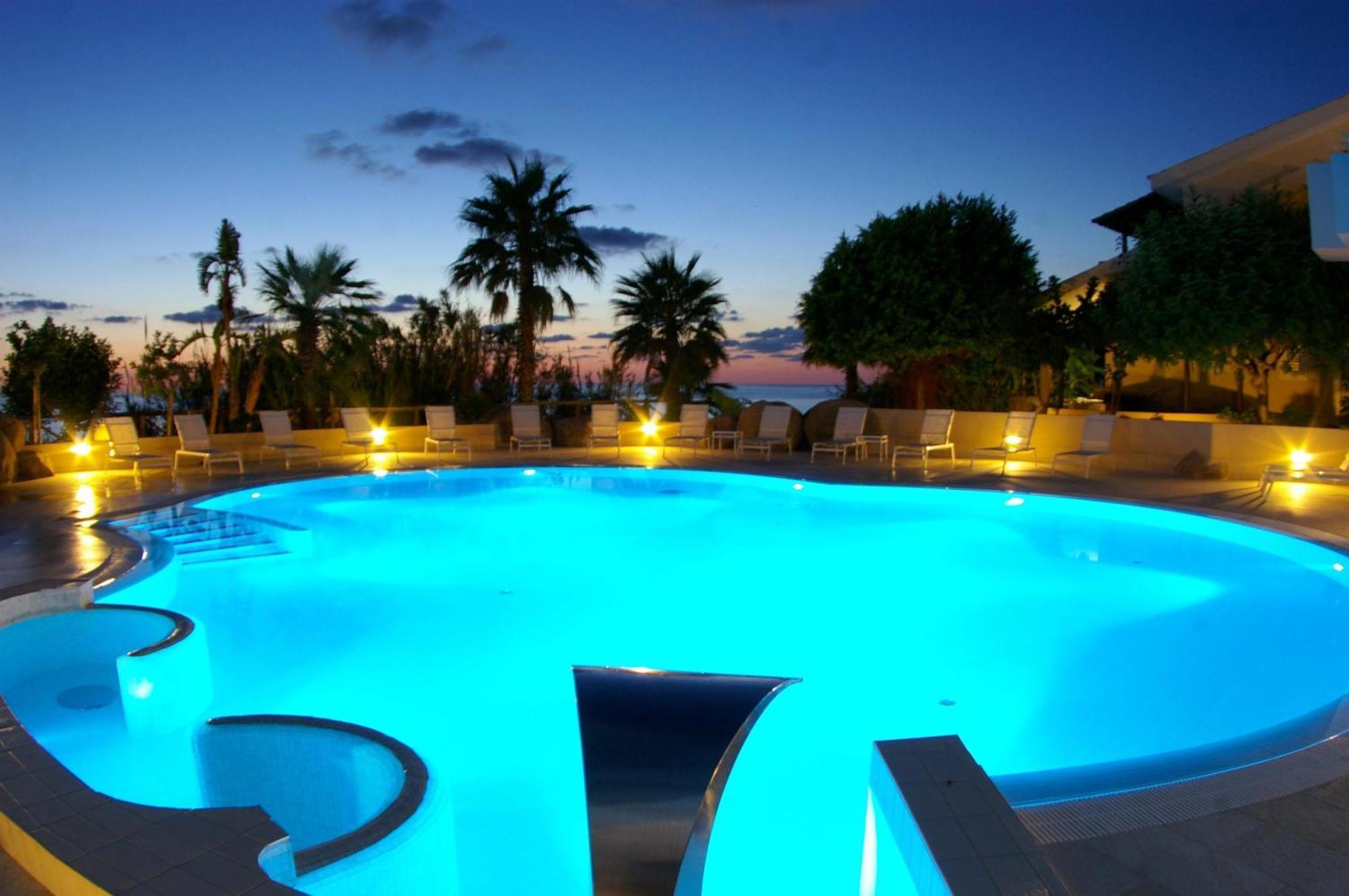 Hotel Villaggio Cala Di Volpe カーポ・ヴァチカーノ エクステリア 写真