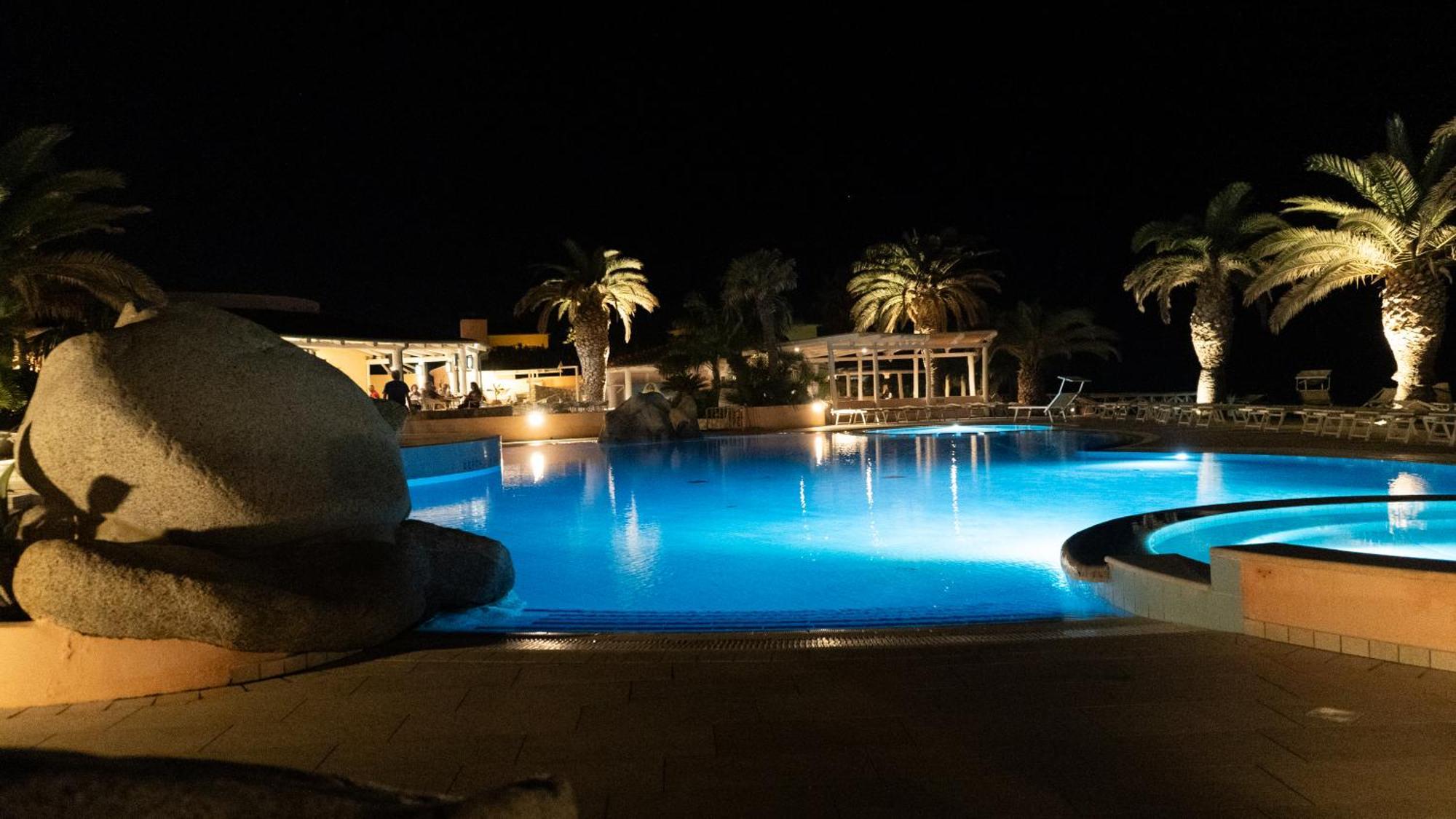 Hotel Villaggio Cala Di Volpe カーポ・ヴァチカーノ エクステリア 写真