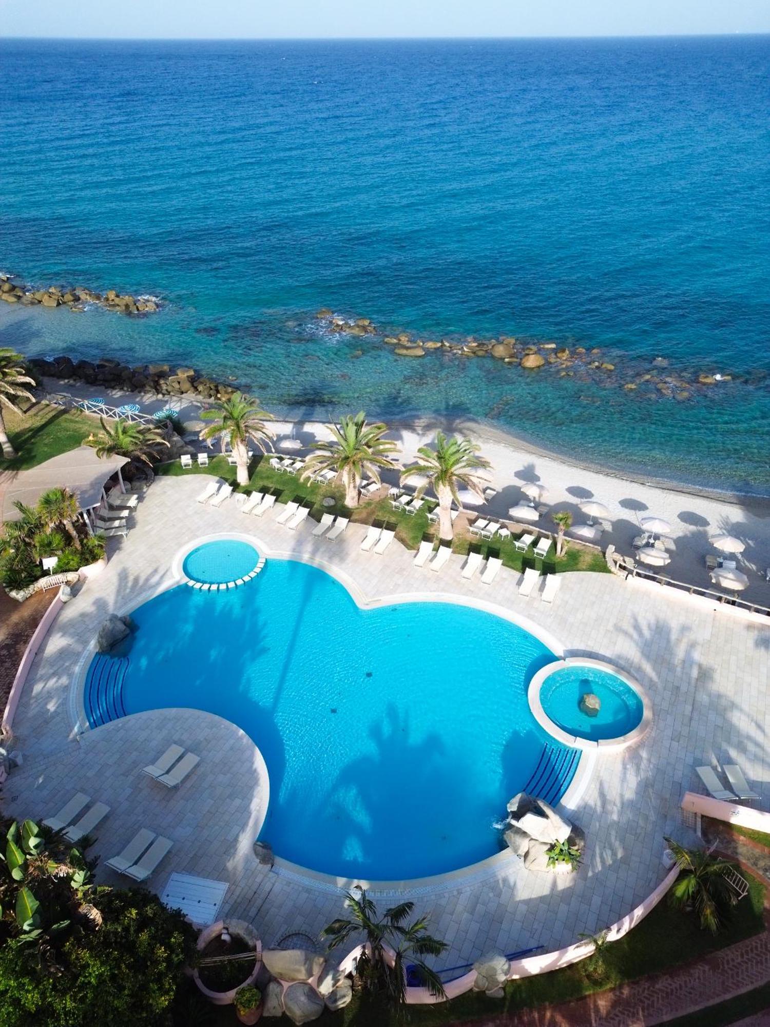 Hotel Villaggio Cala Di Volpe カーポ・ヴァチカーノ エクステリア 写真