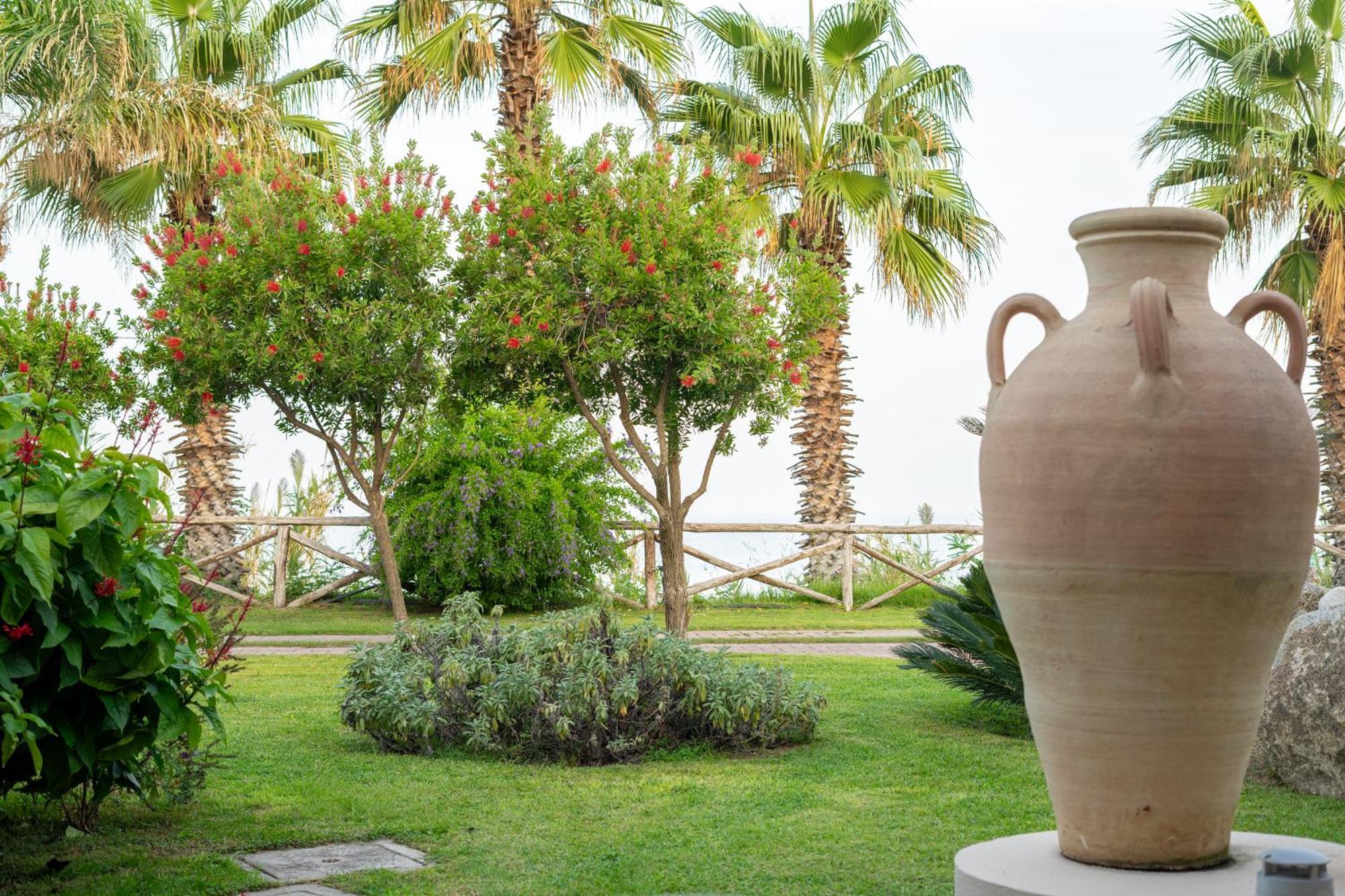 Hotel Villaggio Cala Di Volpe カーポ・ヴァチカーノ エクステリア 写真