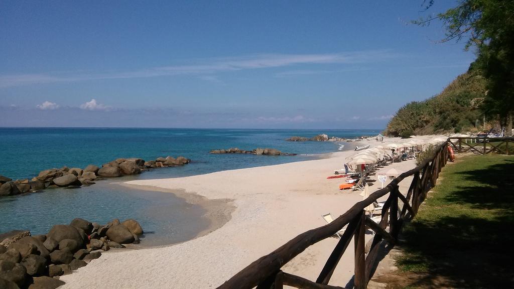 Hotel Villaggio Cala Di Volpe カーポ・ヴァチカーノ エクステリア 写真